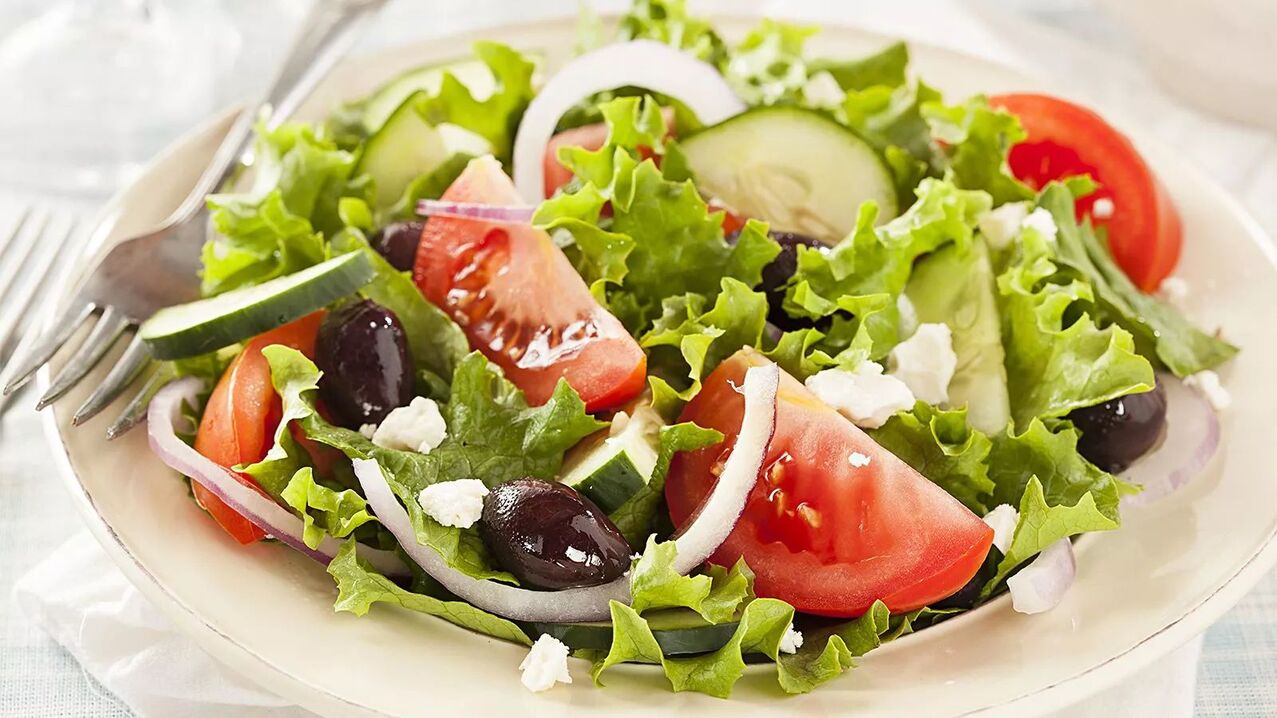 Akdeniz diyeti salatası