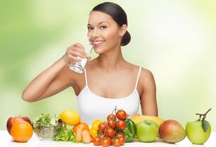 Diyet suları yapmak için meyve ve sebzeler