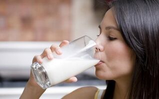 İçme diyet menüleri az yağlı süt içerir